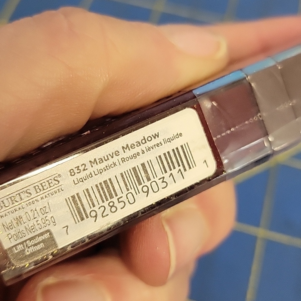 Burt's Bees Liquid Lipstick 832 Mauve Meadow New Sealed - Picture 3 of 3